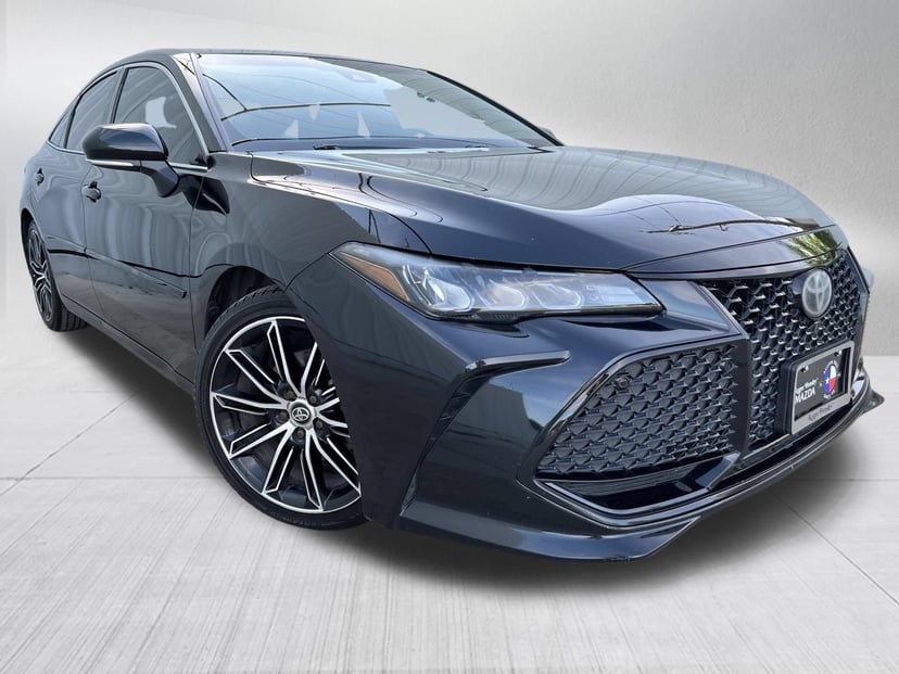 2019 Toyota Avalon - Image 2