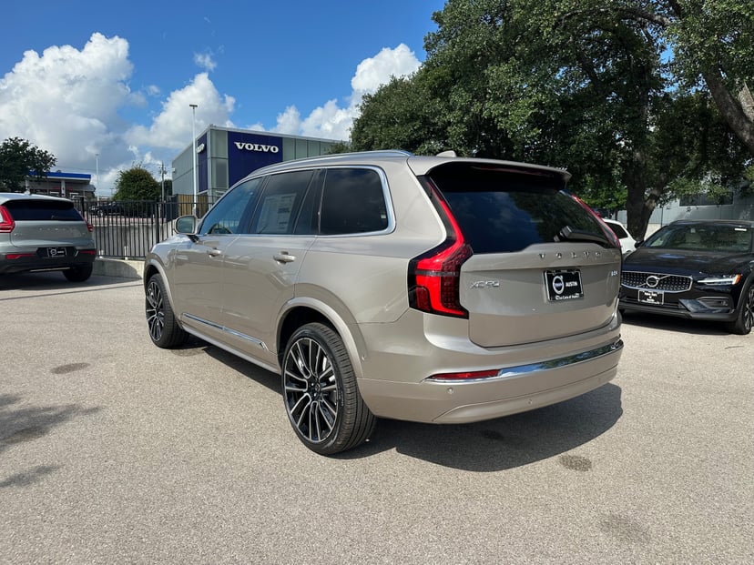 2026 Volvo XC90 - Image 3