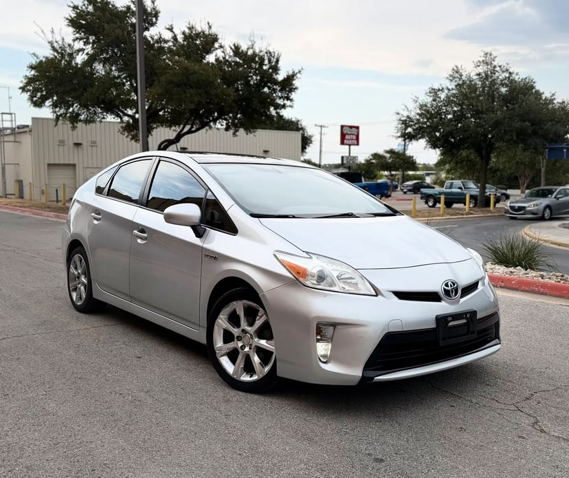 2023 Toyota Prius - Image 2