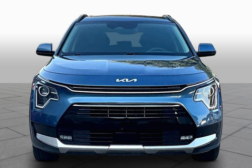 2023 Kia Niro - Image 2