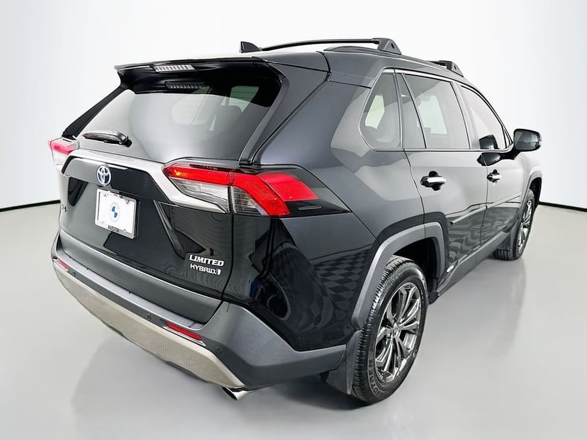 2024 Toyota RAV4 - Image 3