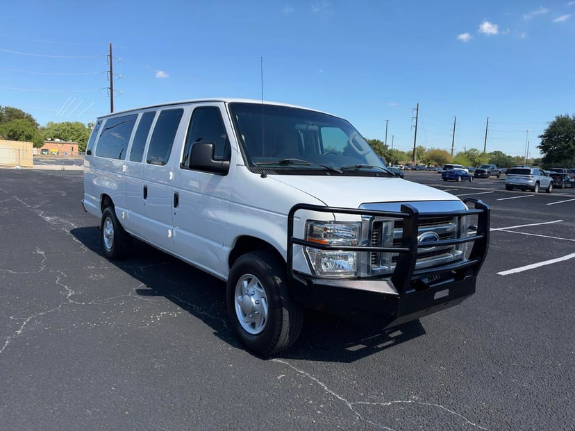 2011 Ford E-350 - Image 1