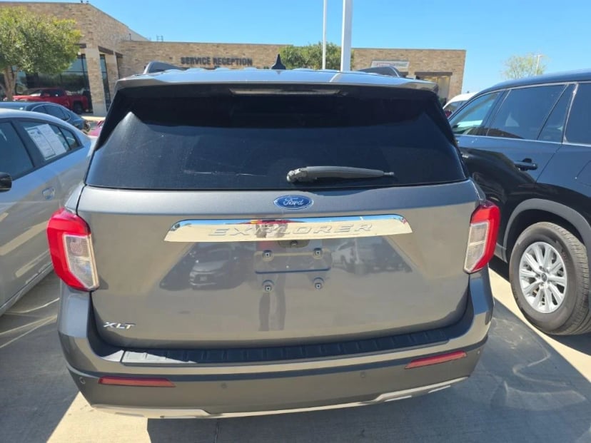 2023 Ford Explorer - Image 2