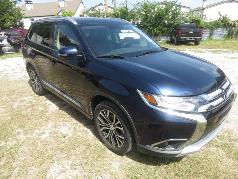 2018 Mitsubishi Outlander - Image 1