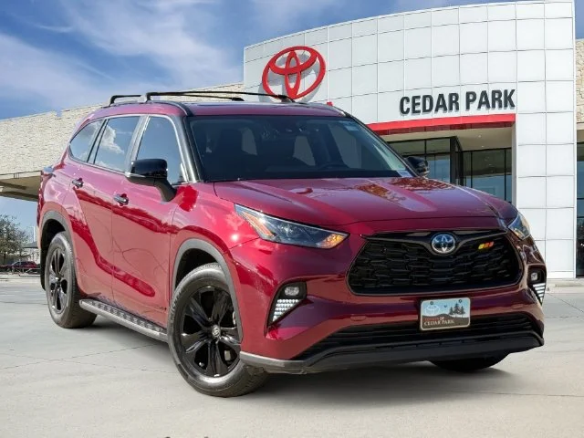 2024 Toyota Highlander - Image 1
