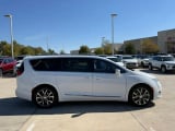 2017 Chrysler Pacifica - Preview 5