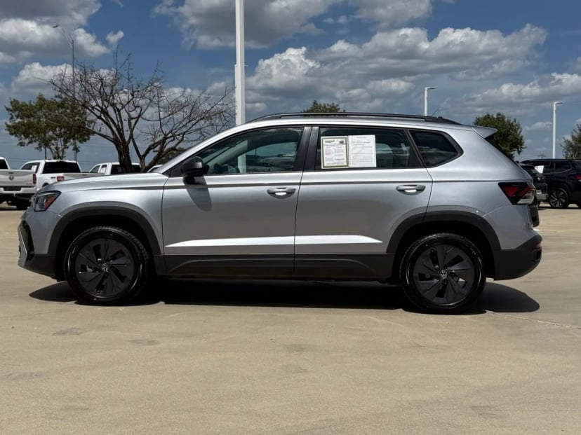 2025 Volkswagen Taos - Image 2