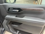 2025 Chevrolet Suburban - Preview 7