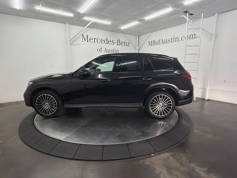 2027 Mercedes-Benz GLC - Image 1