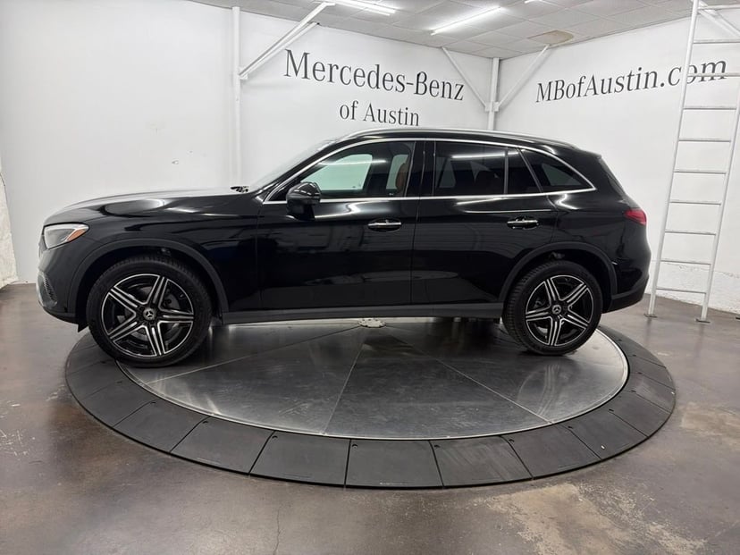2027 Mercedes-Benz GLC - Image 3