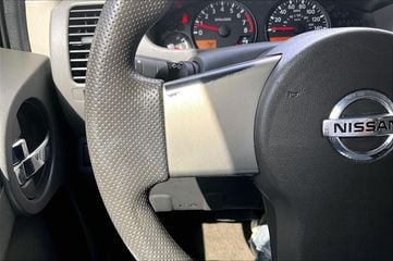2012 Nissan Xterra - Image 2