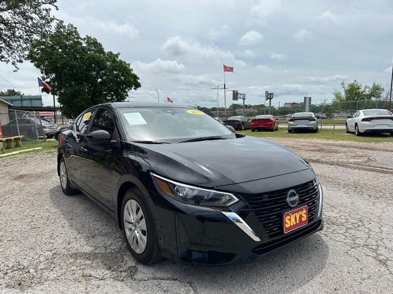 2025 Nissan Sentra - Image 1