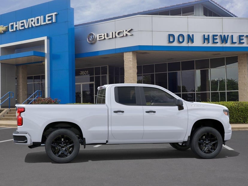 2026 Chevrolet Silverado - Image 2