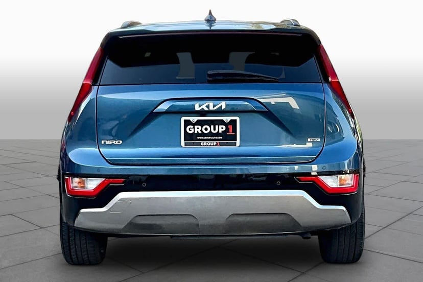 2023 Kia Niro - Image 3