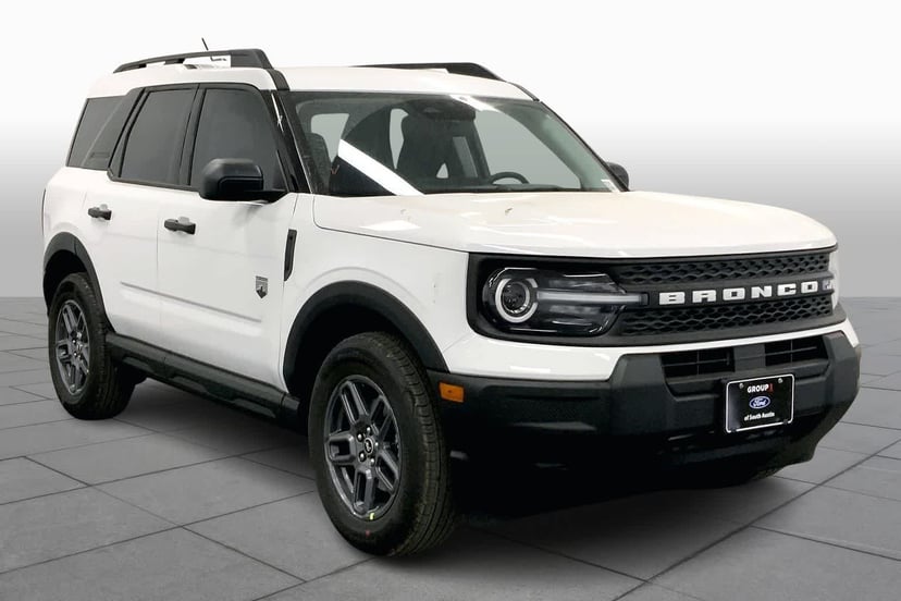 2026 Ford Bronco - Image 2