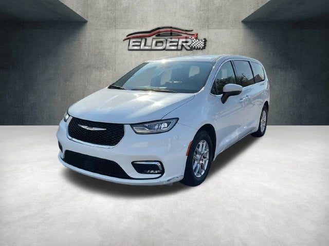 2023 Chrysler Pacifica - Image 1