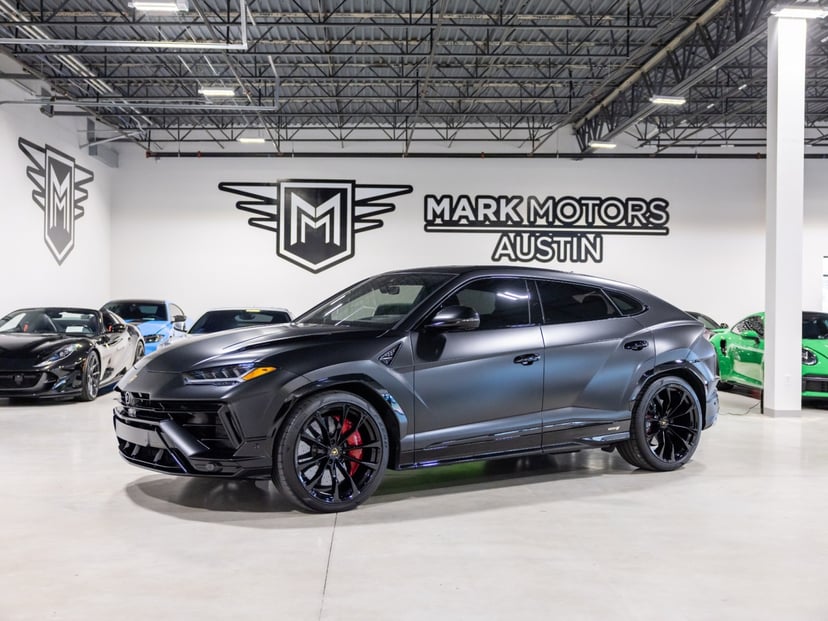 2024 Lamborghini Urus - Image 1