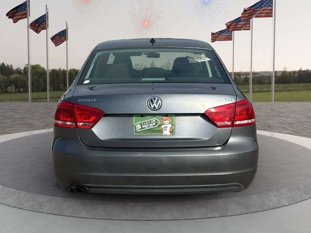 2014 Volkswagen Passat - Image 3