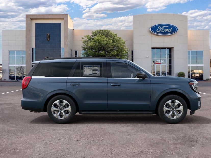 2027 Ford Expedition - Image 1