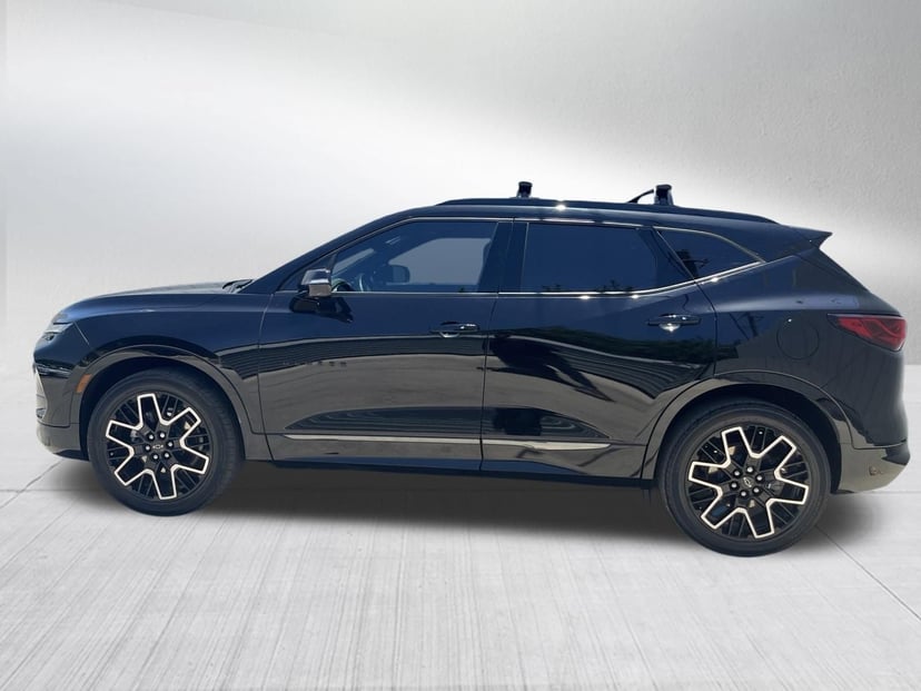 2023 Chevrolet Blazer - Image 2