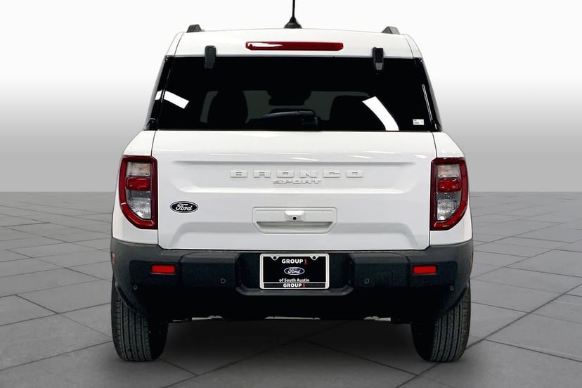 2026 Ford Bronco - Image 3