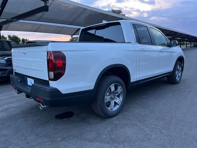 2026 Honda Ridgeline - Image 3