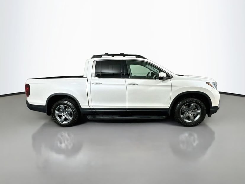 2023 Honda Ridgeline - Image 2