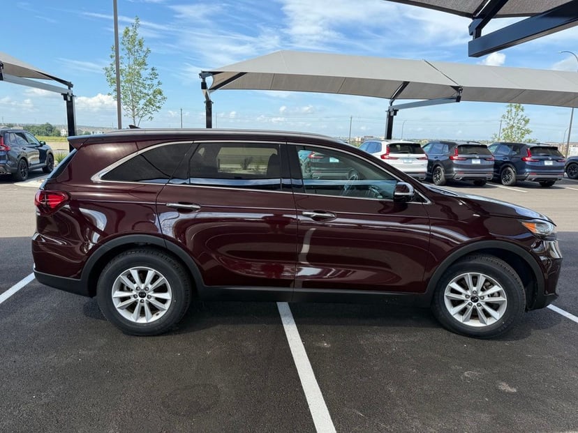 2019 Kia Sorento - Image 2