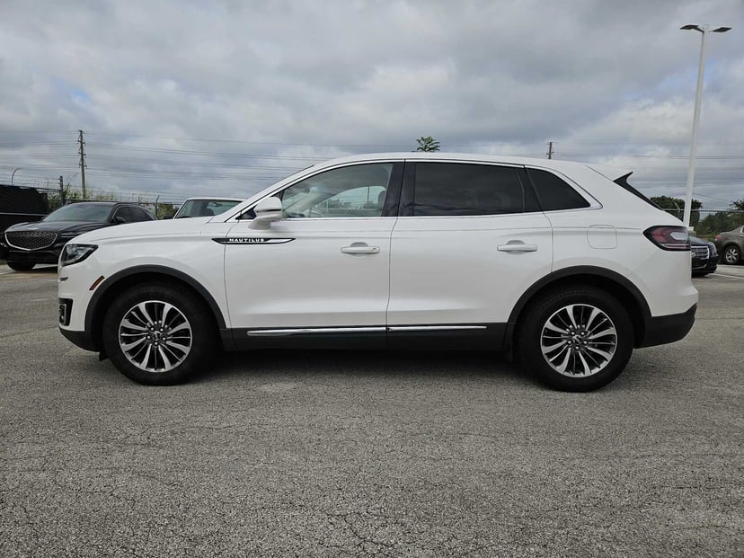 2019 Lincoln Nautilus - Image 2