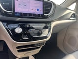 2024 Chrysler Pacifica - Preview 11