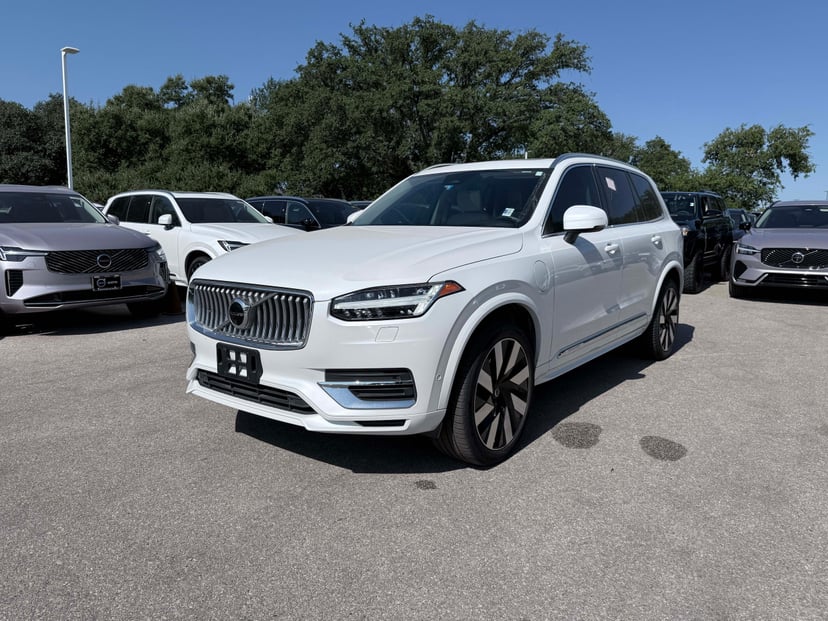 2023 Volvo XC90 - Image 1