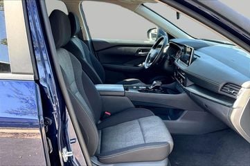 2025 Nissan Rogue - Image 3
