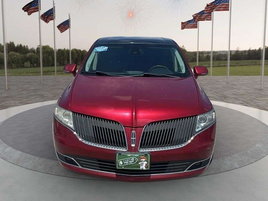 2015 Lincoln MKT - Image 3