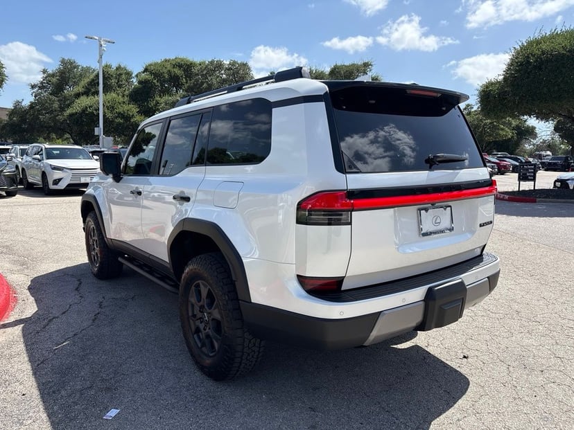 2026 Lexus GX - Image 3