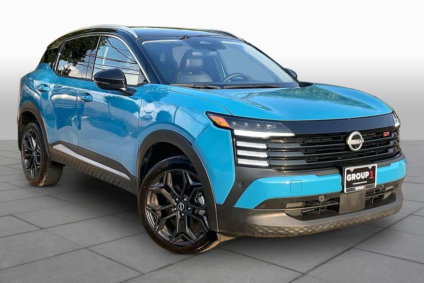 2025 Nissan Kicks - Image 2