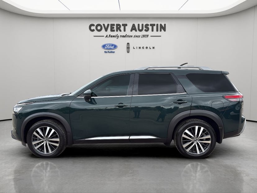 2022 Nissan Pathfinder - Image 2