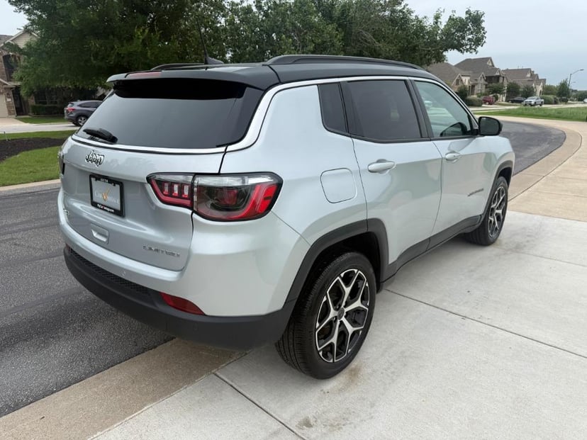2025 Jeep Compass - Image 1