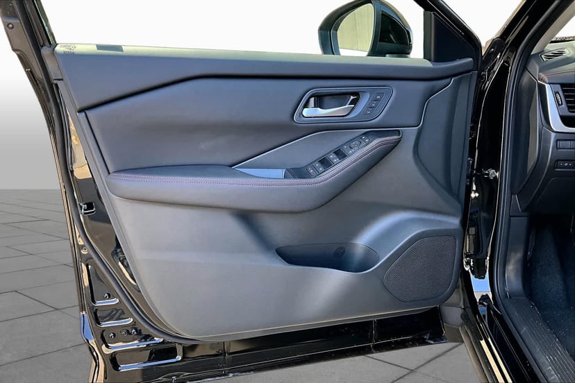 2026 Nissan Rogue - Image 2
