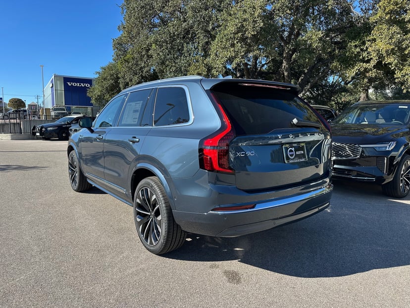 2026 Volvo XC90 - Image 2