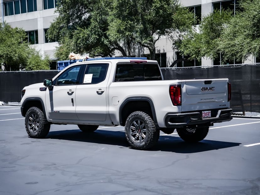 2026 GMC Sierra 1500 - Image 3