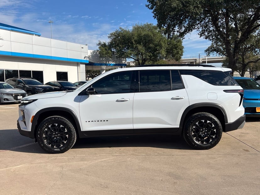 2027 Chevrolet Traverse - Image 1