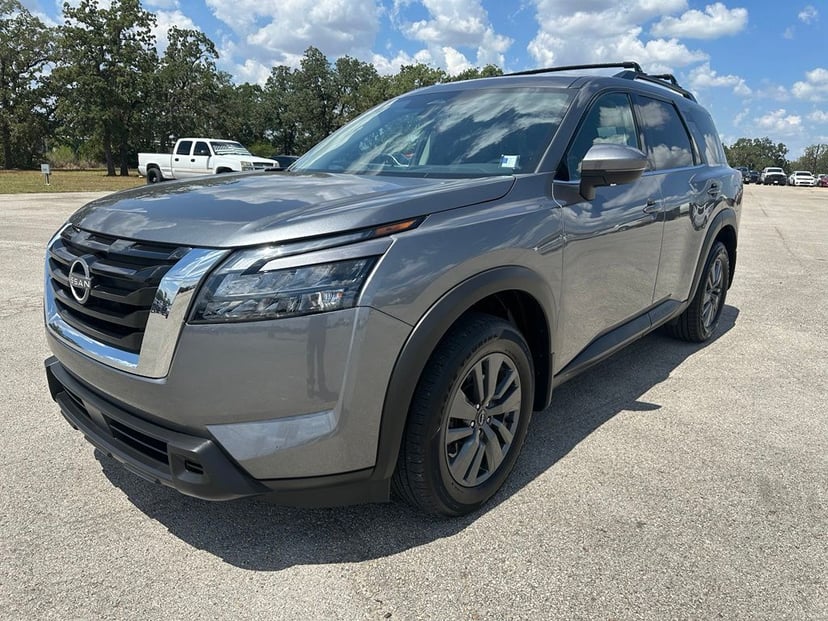 2024 Nissan Pathfinder - Image 2