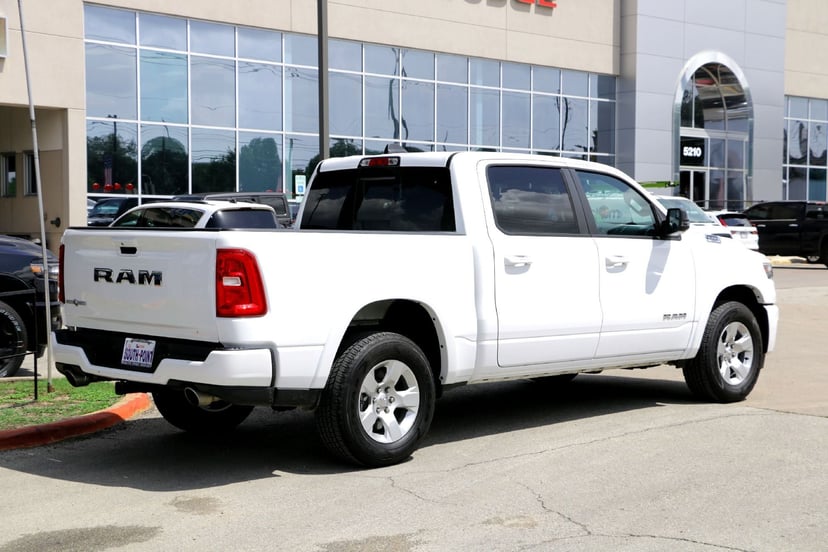 2025 Dodge 1500 - Image 2