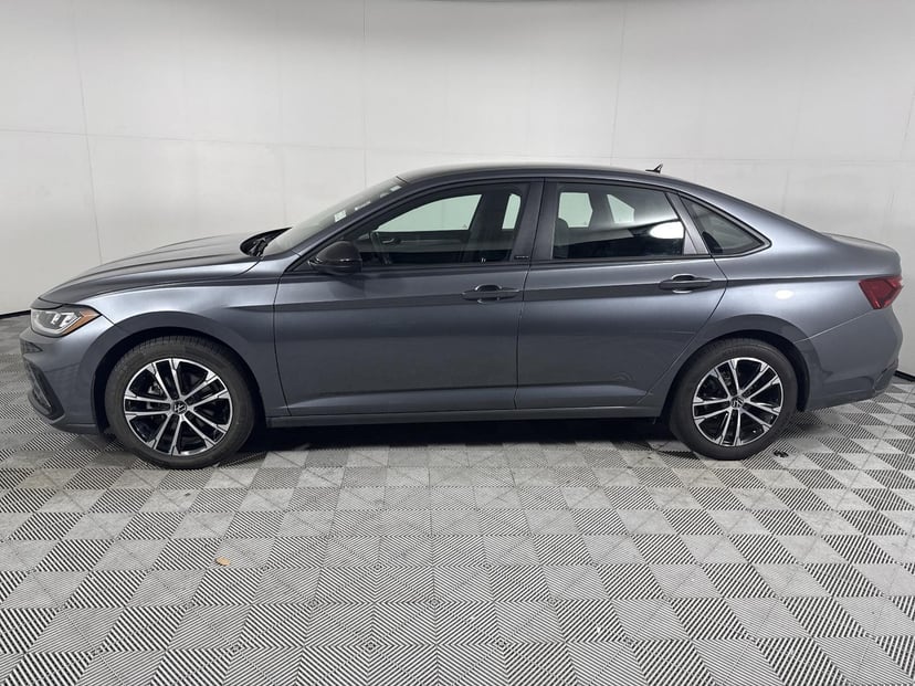 2025 Volkswagen Jetta - Image 2