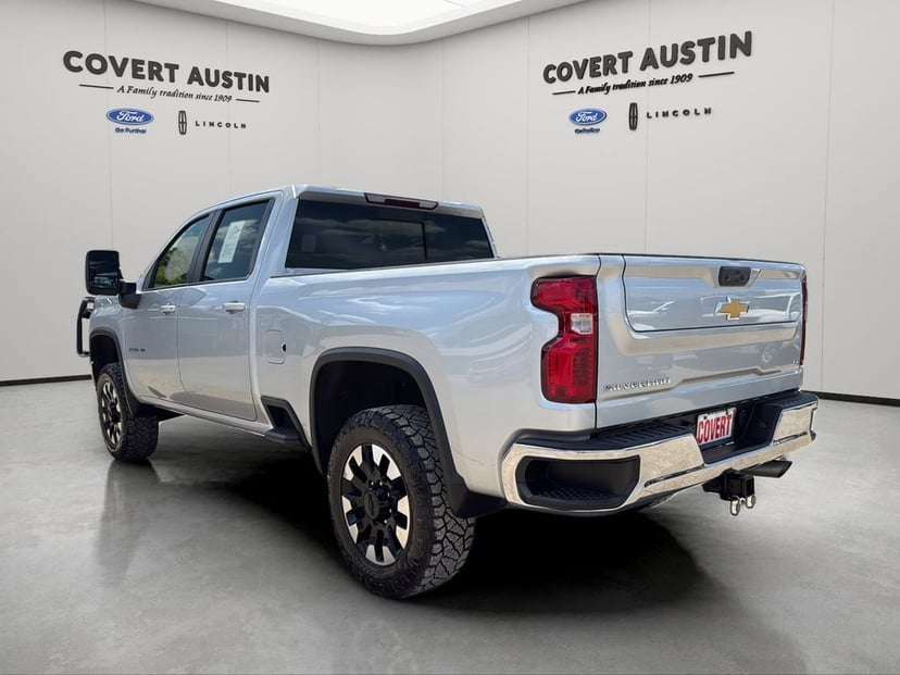 2023 Chevrolet Silverado - Image 3
