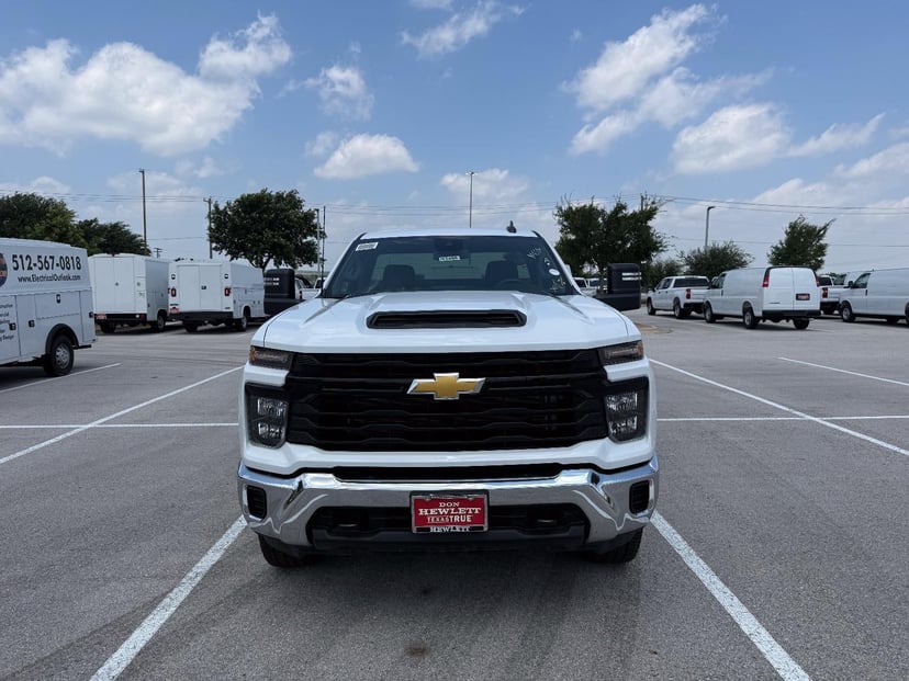 2026 Chevrolet Silverado 3500 HD - Image 3