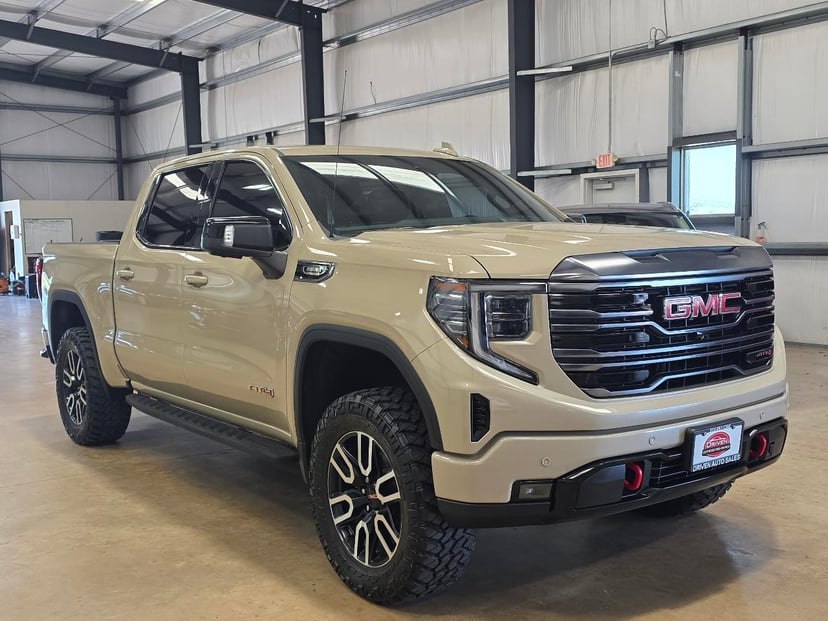 2022 GMC Sierra 1500 - Image 2