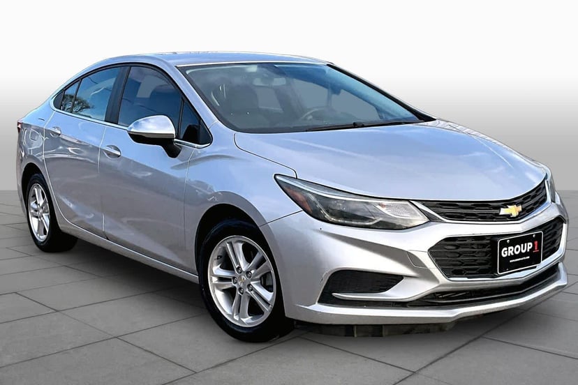 2018 Chevrolet Cruze - Image 1