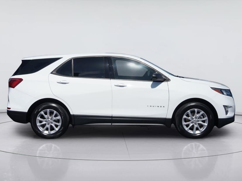 2019 Chevrolet Equinox - Image 2