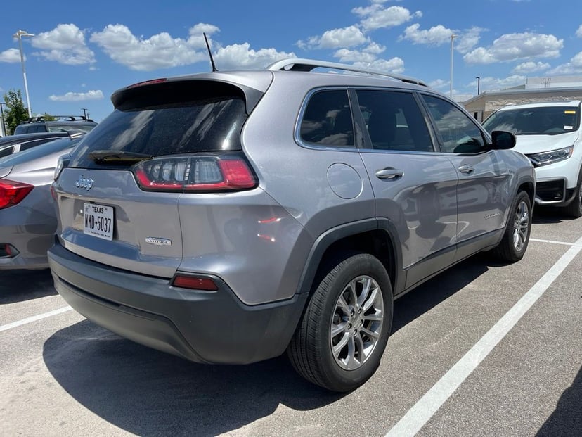 2019 Dodge Cherokee - Image 2